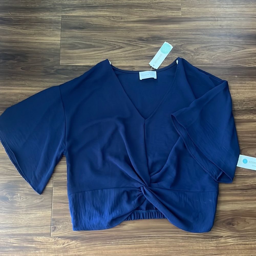 French Grey navy cropped blouse. NWT!